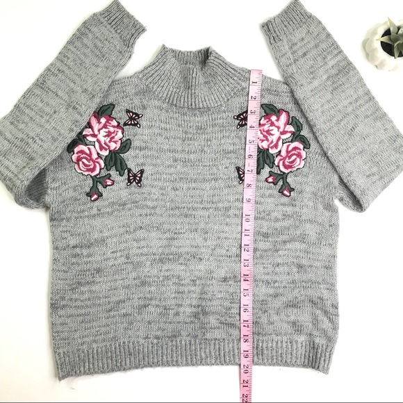 [Cloud Chaser] Embroidered Rose Sweater Size Small - Picture 7 of 8